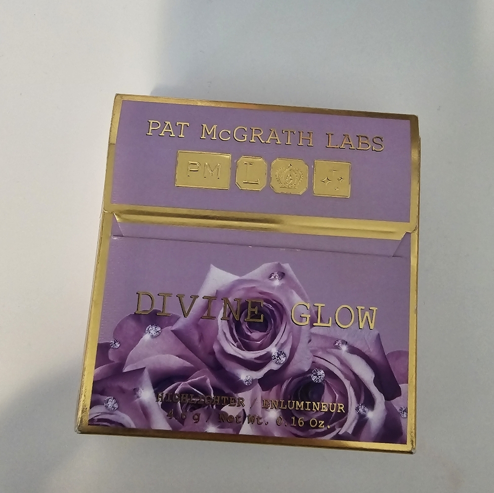 Pat McGrath Divine Glow Hoghlighter in Golden Nectar